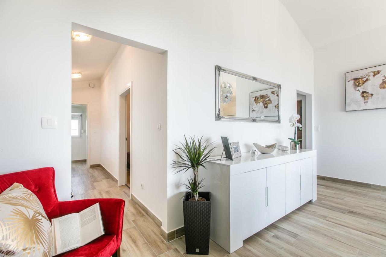 Sea Sparkle Luxury Apartment Split Exterior photo