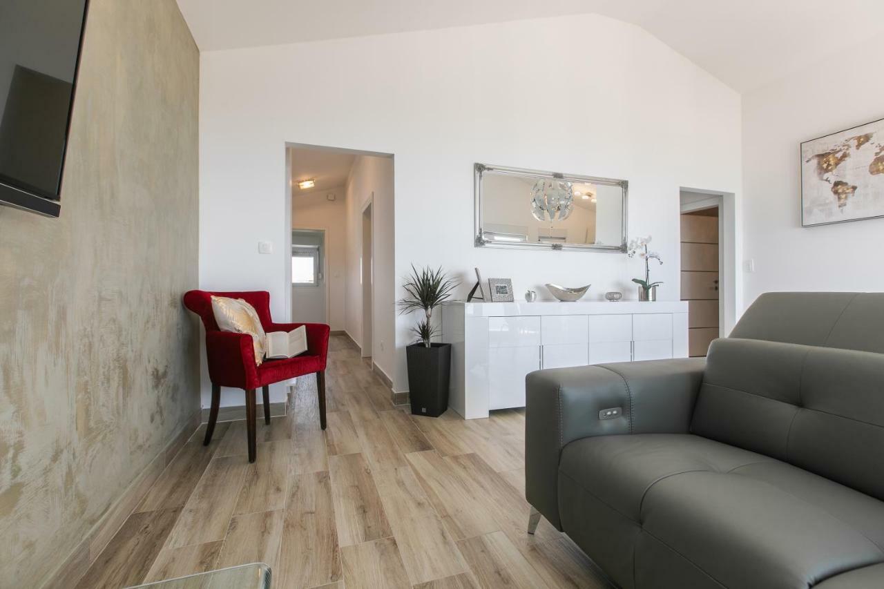 Sea Sparkle Luxury Apartment Split Exterior photo